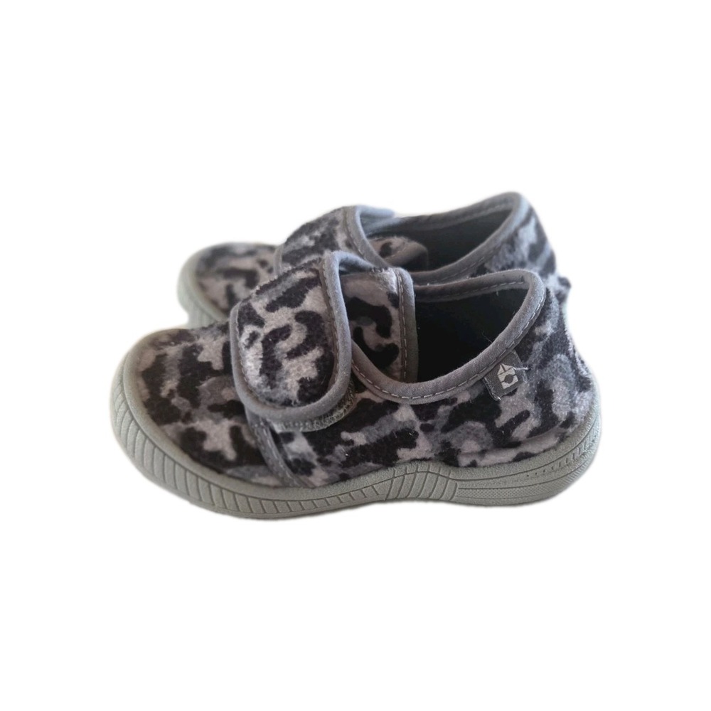 Oomphies Children's Camo Slip Ons Size 8